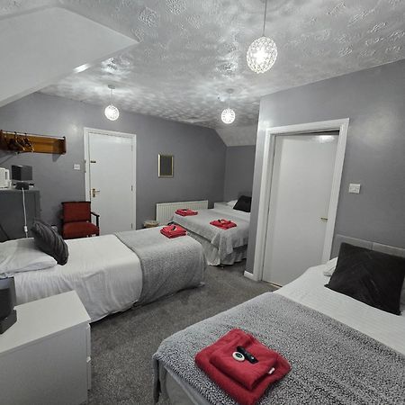 Manor Hotel Баллимони Экстерьер фото