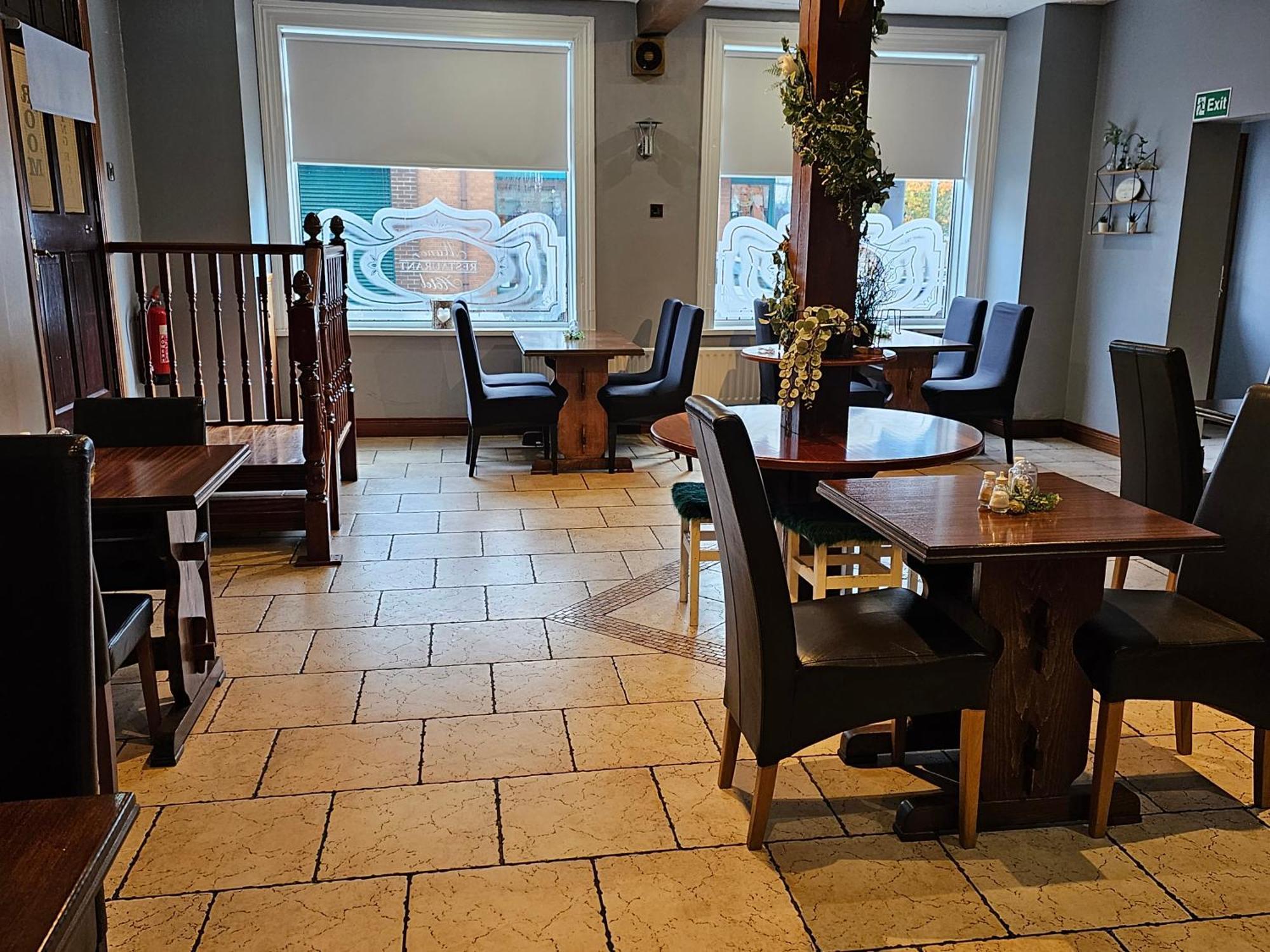 Manor Hotel Баллимони Экстерьер фото
